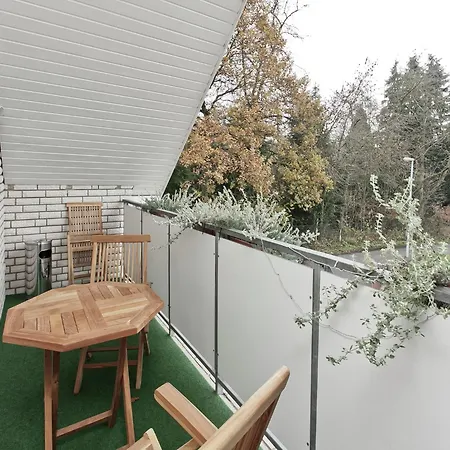 In Am Waldrand * Nieheim